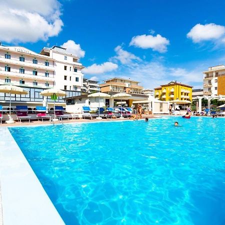 Hotel Tokio Village - Azzurro Club Lido Di Savio Εξωτερικό φωτογραφία