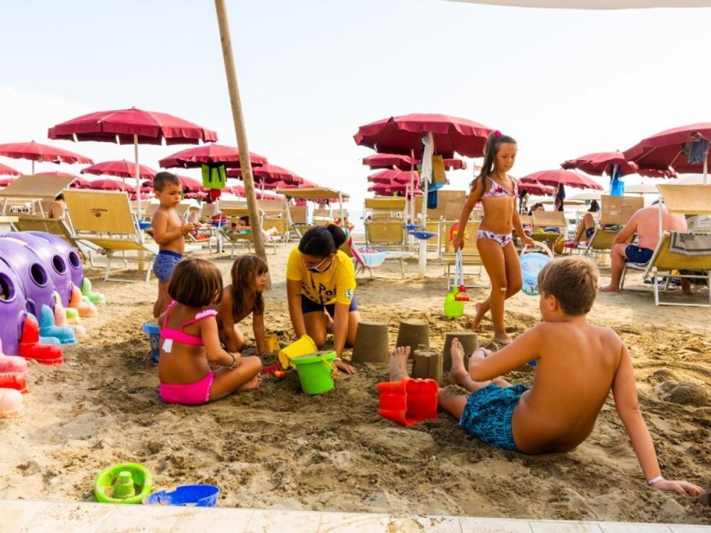 Hotel Tokio Village - Azzurro Club Lido Di Savio Εξωτερικό φωτογραφία