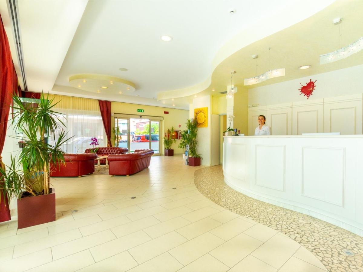 Hotel Tokio Village - Azzurro Club Lido Di Savio Εξωτερικό φωτογραφία