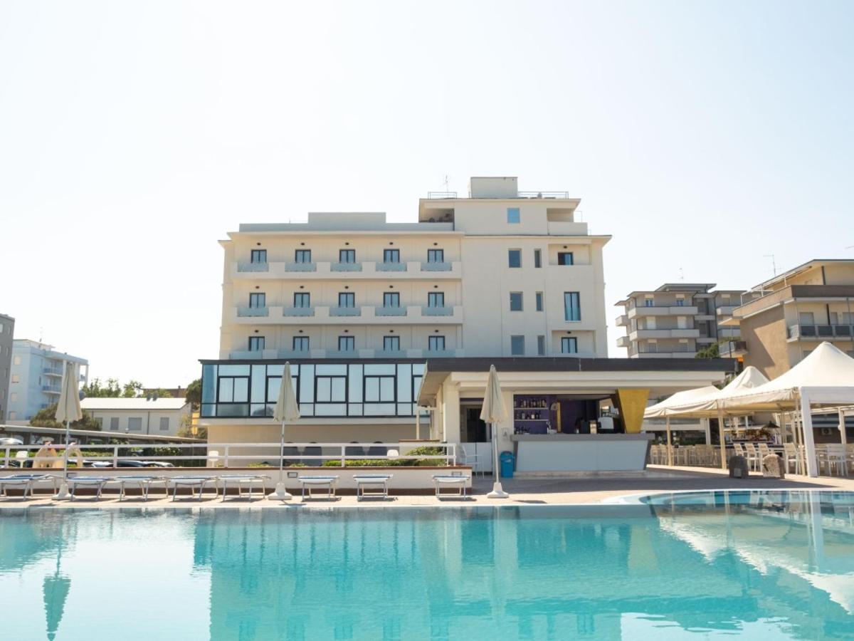 Hotel Tokio Village - Azzurro Club Lido Di Savio Εξωτερικό φωτογραφία