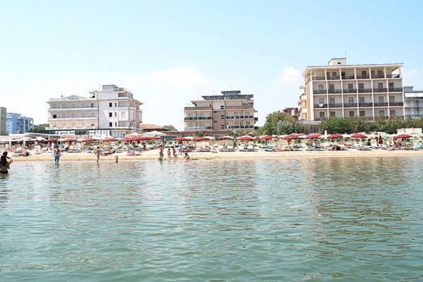 Hotel Tokio Village - Azzurro Club Lido Di Savio Εξωτερικό φωτογραφία